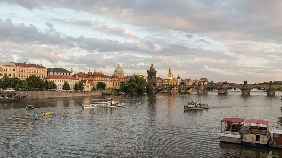Most Karola i zabudowa Pragi — pomysł na krótki wyjazd