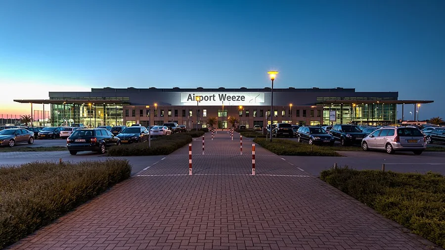 Terminal lotniska Weeze — jeden z portów regionalnych